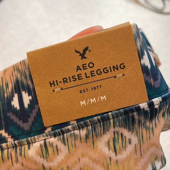 Brand new American Eagle leggings size M - Picture 2 of 2